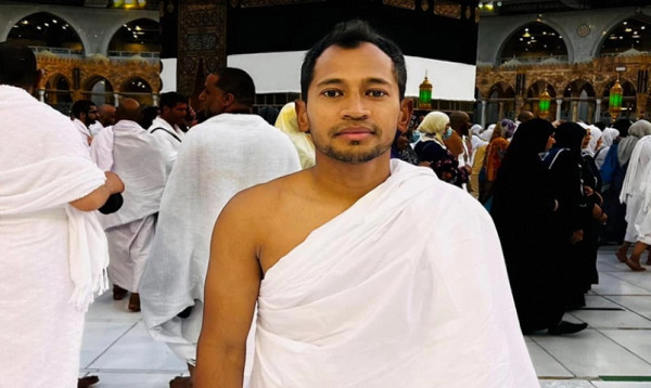 হজ্জে থাকা মুশফিককে দারুন সুখবর দিল আইসিসি