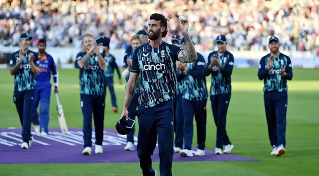 ভারতের বিপক্ষে টপলির ইতিহাস গড়া বোলিংয়ে সিরিজ বাচালো ইংল্যান্ড