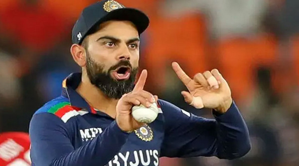 কোহলিকে বাদ দেওয়ার মতো নির্বাচকের জন্ম এখনও হয়নি