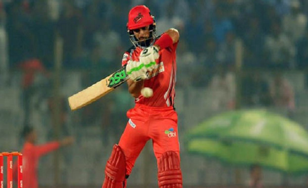 ব্যাটিংয়ে ঝড় তুলেছেন সিকান্দার রাজা, দেখেনিন সর্বশেষ স্কোর