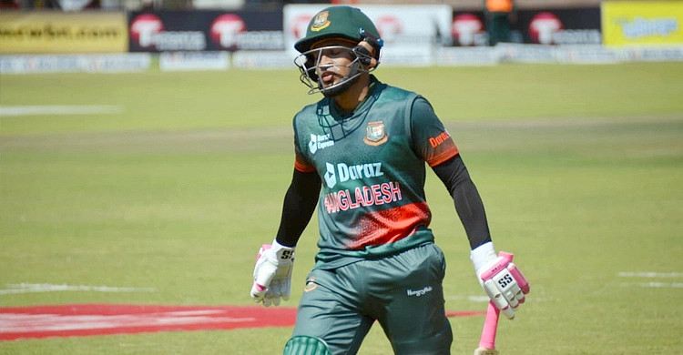 আউট, আউট, আউট, দেখেনিন সর্বশেষ স্কোর