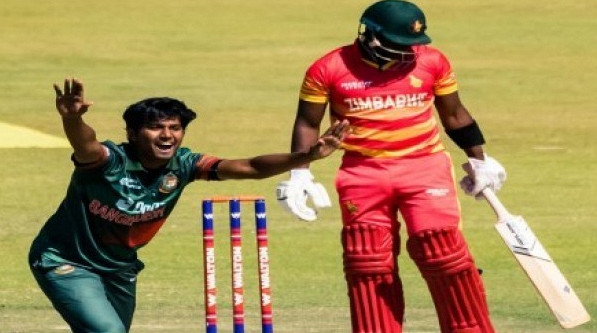 ৩ উইকেট নেই জিম্বাবুয়ের, দেখেনিন সর্বশেষ স্কোর