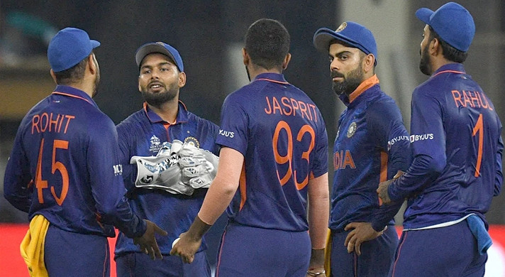 চমক দিয়ে তারকা ক্রিকেটারকে বাদ দিয়ে এশিয়া কাপের জন্য শক্তিশালী দল ঘোষণা করলো ভারত