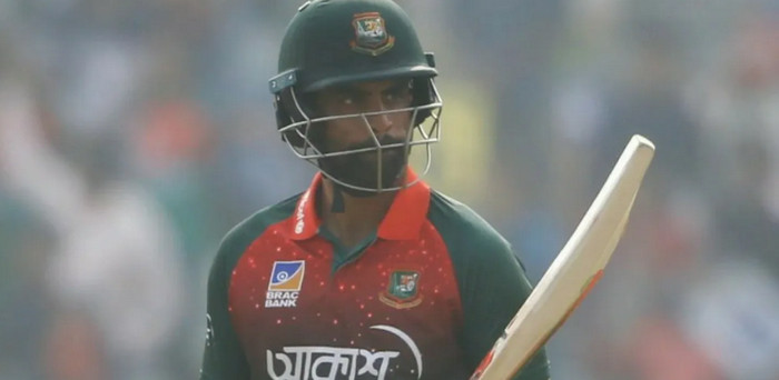 নতুন মাইলফলোকের সামনে দাড়িয়ে তামিম