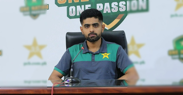 উল্টো সাংবাদিককে প্রশ্ন করলেন বাবর আজম