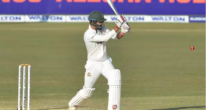 সেঞ্চুরি, সেঞ্চুরি, সেঞ্চুরি, বাংলাদেশের ইনিংস ঘোষণা, দেখেনিন সর্বশেষ স্কোর