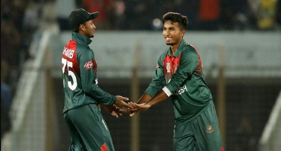 একে সাকিব, চারে আফিফ