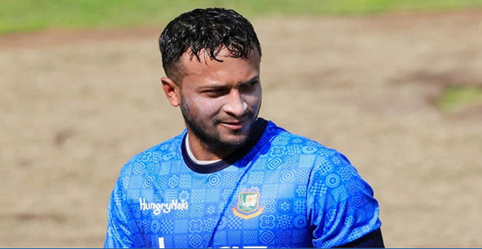 সাকিবকে উপহার দিলেন সাকিব আল হাসান