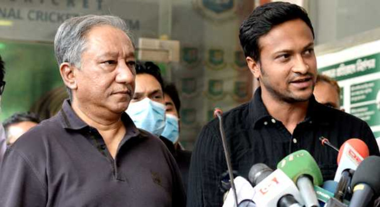 পাপন ভাই আমাকে চাপে রাখে: সাকিব