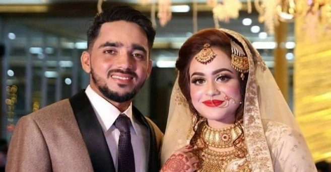 ওমরাহ করতে গেলেন মুমিনুল ও তাঁর স্ত্রী