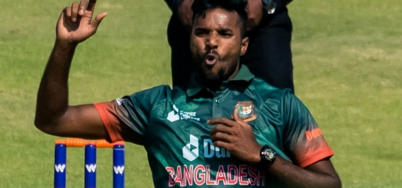 এবাদতের জোড়া আঘাত
