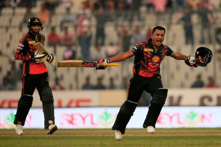 ৪টি চার, ও ১১টি ছক্কায় টি-২০তে দ্রুততম সেঞ্চুরি হাঁকালেন টাইগার ক্রিকেটার আরিফুল