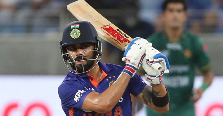 ফিফটির পথে কোহলি, দেখেনিন সর্বশেষ স্কোর