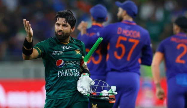 ভারতকে হারিয়ে প্রতিশোধ নেয়ার পর রিজওয়ানের ব্যাপারে মিললো চরম দুঃসংবাদ