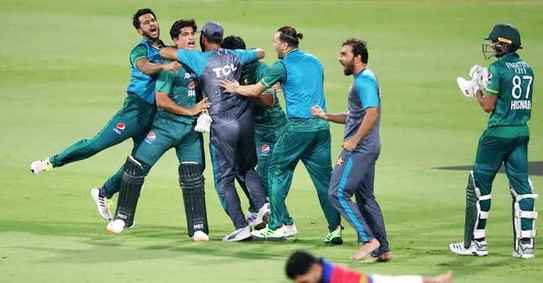 এক ম্যাচে দুই বিশ্বরেকর্ড গড়লো নাসিম শাহ