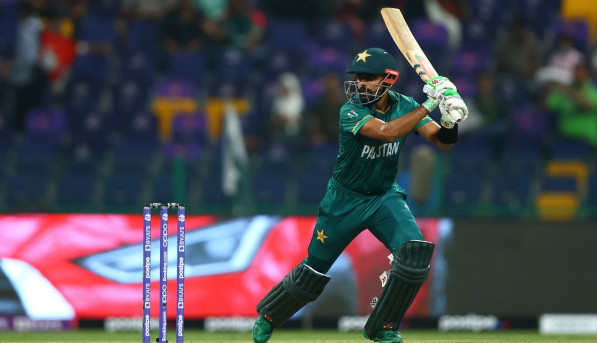 ব্রেকিং নিউজ: ‘বিরাট’ রোগে আক্রান্ত বাবর আজম