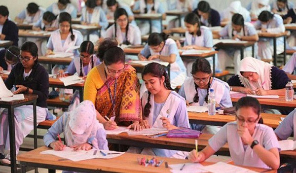 ব্রেকিং নিউজ: এইচএসসি পরীক্ষার্থীদের মানতে হবে ১১ নির্দেশনা
