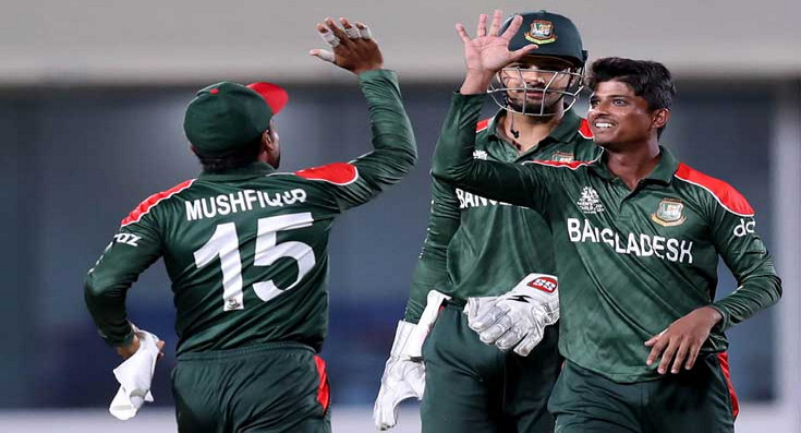 সাকিব-জাম্পাকে পিছনে ফেলে টি-২০তে বিশ্বরেকর্ড গড়েও বিশ্বকাপ দল থেকে বাদ মাহেদী