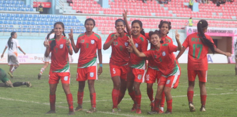 ফাইনাল: গোল, গোল, গোল, ৭৯ মিনিটের খেলা শেষ, দেখেনিন সর্বশেষ ফলাফল