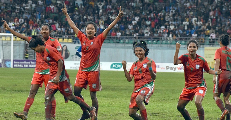 আগামীকাল বুধবার দুপুরে দেশে ফিরছে ইতিহাসগড়া মেয়েরা