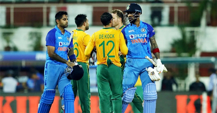 দক্ষিণ আফ্রিকাকে উড়িয়ে দিল ভারত