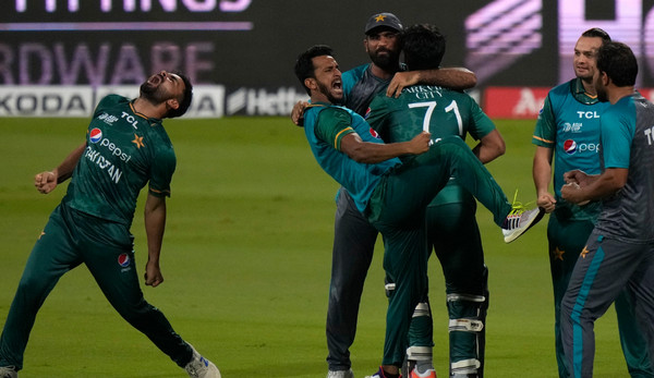 ব্রেকিং নিউজ: হাসপাতালে ভর্তি আরেক পাকিস্তানি তারকা ব্যাটার