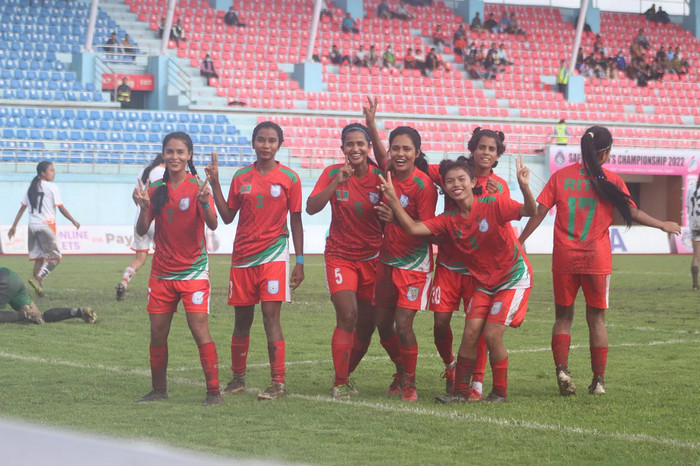 দেশের ফুটবল নিয়ে নতুন সিদ্ধান্ত জানালো বাফুফে
