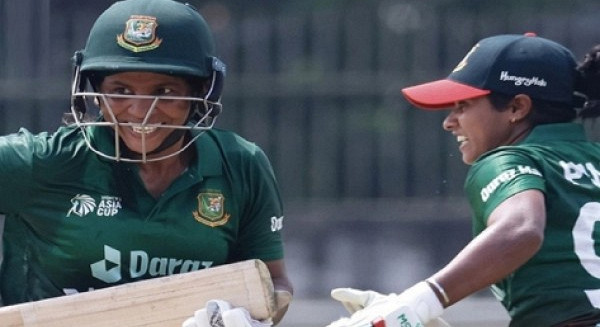 পাকিস্তানকে মাঝারি রানের টার্গেট দিল বাংলাদেশ
