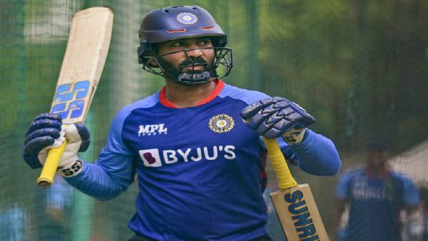 দীনেশ কার্তিককে নিয়ে চলছে সমালোচনার ঝড়