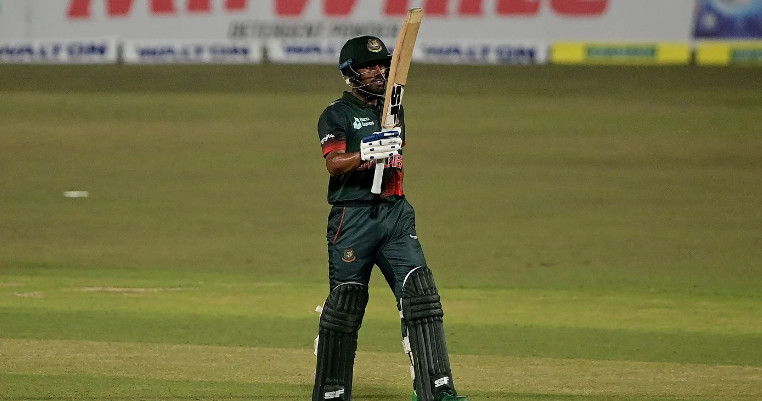 ওপেনিংয়ে মিরাজ