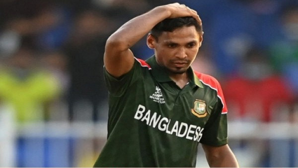 বাদ পড়ার দাঁড় প্রান্তে মুস্তাফিজ