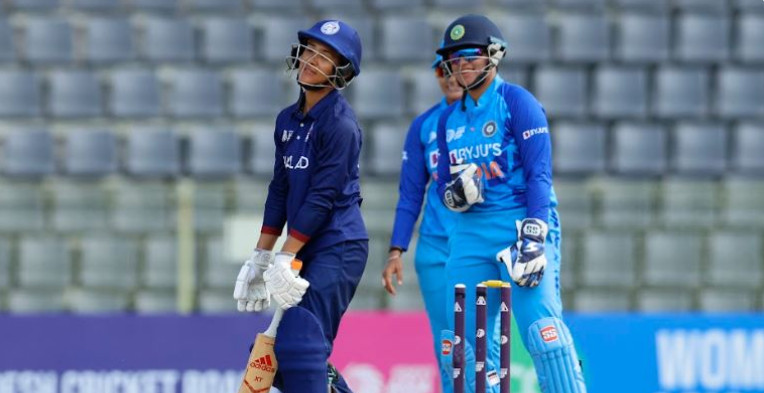 ভারতের কাছে উড়ে গেল থাইল্যান্ড, সেমিফাইনালের আশা ঠিকে রইলো বাংলাদেশের