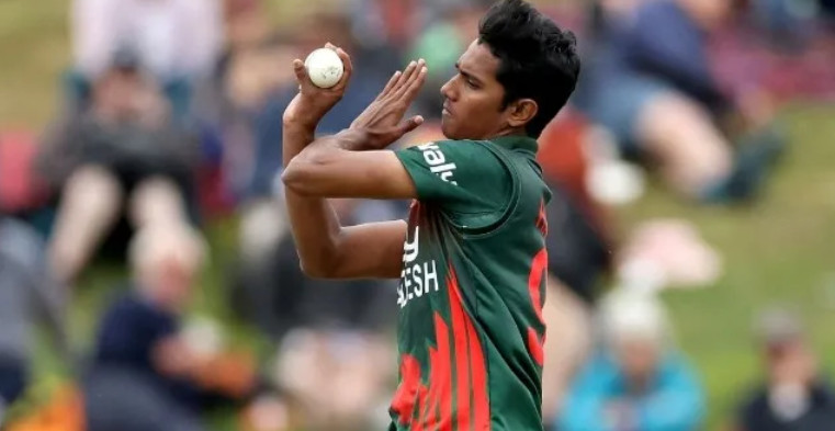 জোড়া উইকেট শিকার হাসানের, দেখেনিন সর্বশেষ স্কোর