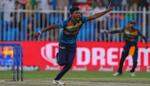 বিশ্বকাপ শেষ শ্রীলঙ্কার তারকা ক্রিকেটারের