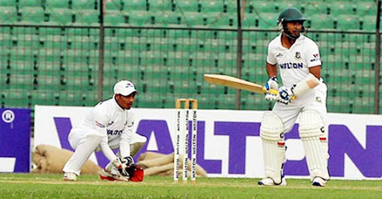 ব্যাটিংয়ে ঝড় তুলেছেন আশরাফুল, দেখেনিন সর্বশেষ স্কোর