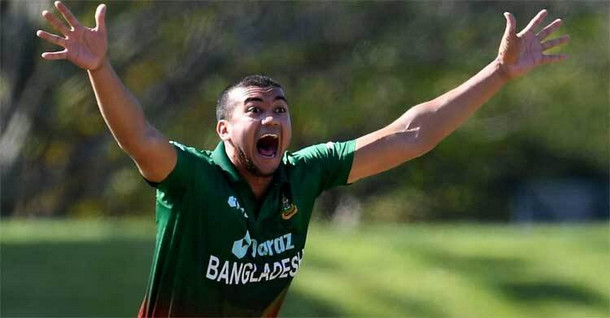 পর পর চার উইকেট তুলে নিল বাংলাদেশ, দেখেনিন সর্বশেষ স্কোর