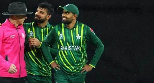 ১৪ ওভারে যত রান করতে হবে পাকিস্তানকে
