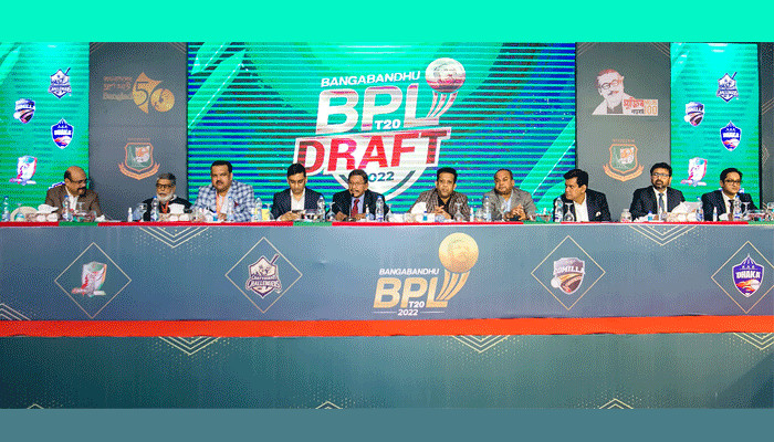 বিপিএলে অংশ নিতে চাচ্ছে না শক্তিশালী দল, নতুন বিতর্কে বিপিএল