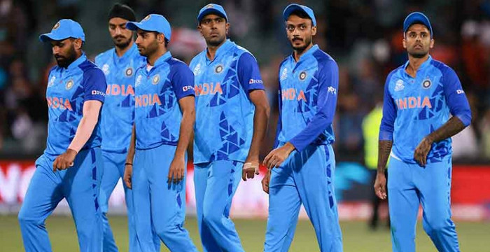 বিশ্বকাপে ব্যর্থতায় সবাইকে বরখাস্ত করলো বিসিসিআই