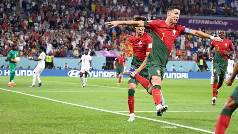 সবাইকে পেছনে ফেলে রোনালদোর বিশ্ব রেকর্ড