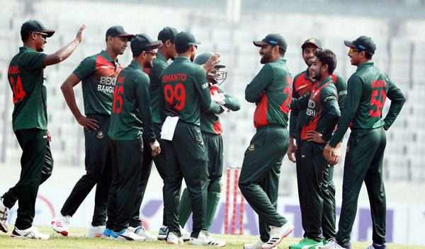 ভারতের বিপক্ষে প্রথম ওয়ানডেতে মাঠে নামার আগে দলের তারকা পেসারকে হারালো বাংলাদেশ