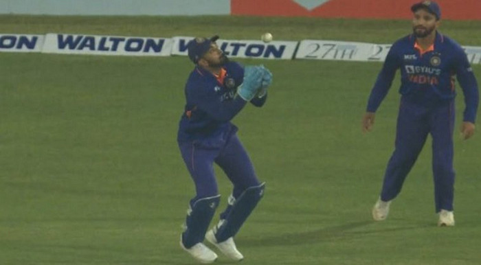 মিরাজের ক্যাচ ফেলায় কেএল রাহুলের ক্লাস নিলেন নেটিজেনরা
