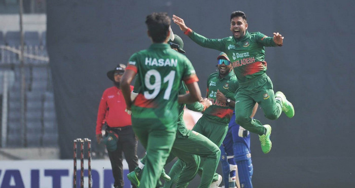শেষ ৬০ বল থেকে জয়ে জন্য ভারতের প্রয়োজন আরও