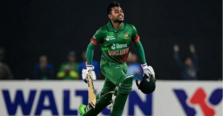 সেঞ্চুরি করে বিশ্বরেকর্ড গড়লেন মিরাজ