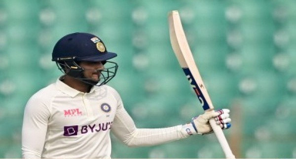 সেঞ্চুরি সেঞ্চুরি সেঞ্চুরি দূর্দান্ত সেঞ্চুরি তুলে নিলো গিল, দেখেনিন সর্বশেষ স্কোর