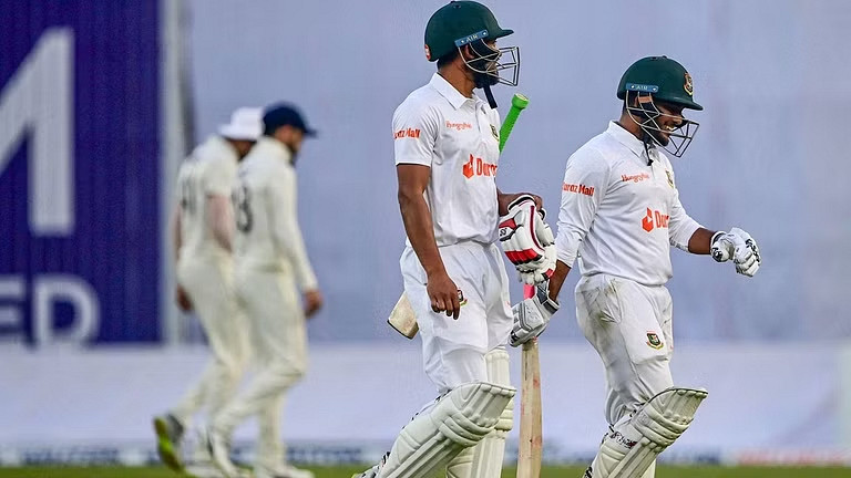 ব্যাটিংয়ে বাংলাদেশ, দেখেনিন সর্বশেষ স্কোর
