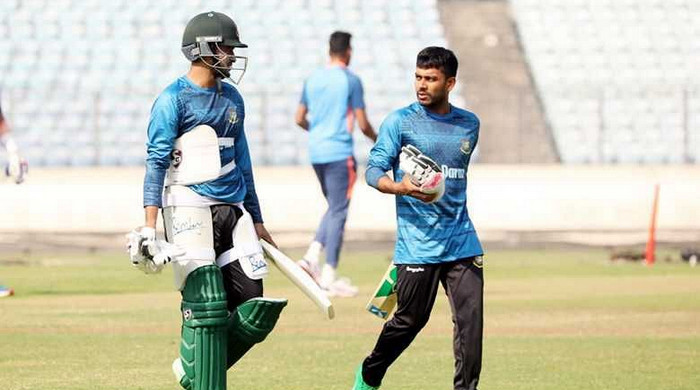ওপেনিংয়ে মিরাজ