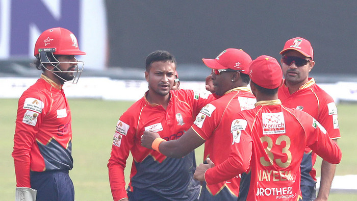 জাতীয় দল নিয়ে খেলবে বরিশাল