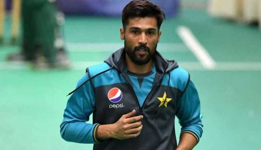 অবসর ভেঙে ফিরছেন আমির