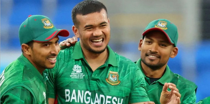 তাসকিনকে নিয়ে যা বললেন চামিন্দা ভাস